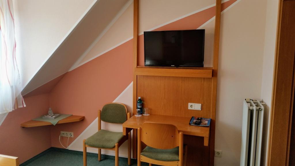 Gasthof Landhotel Gruener Baum Cadolzburg Exterior foto