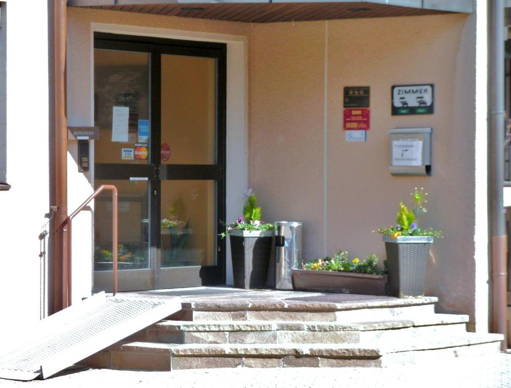 Gasthof Landhotel Gruener Baum Cadolzburg Exterior foto