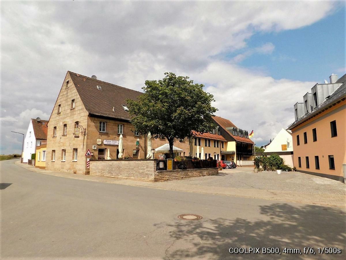Gasthof Landhotel Gruener Baum Cadolzburg Exterior foto