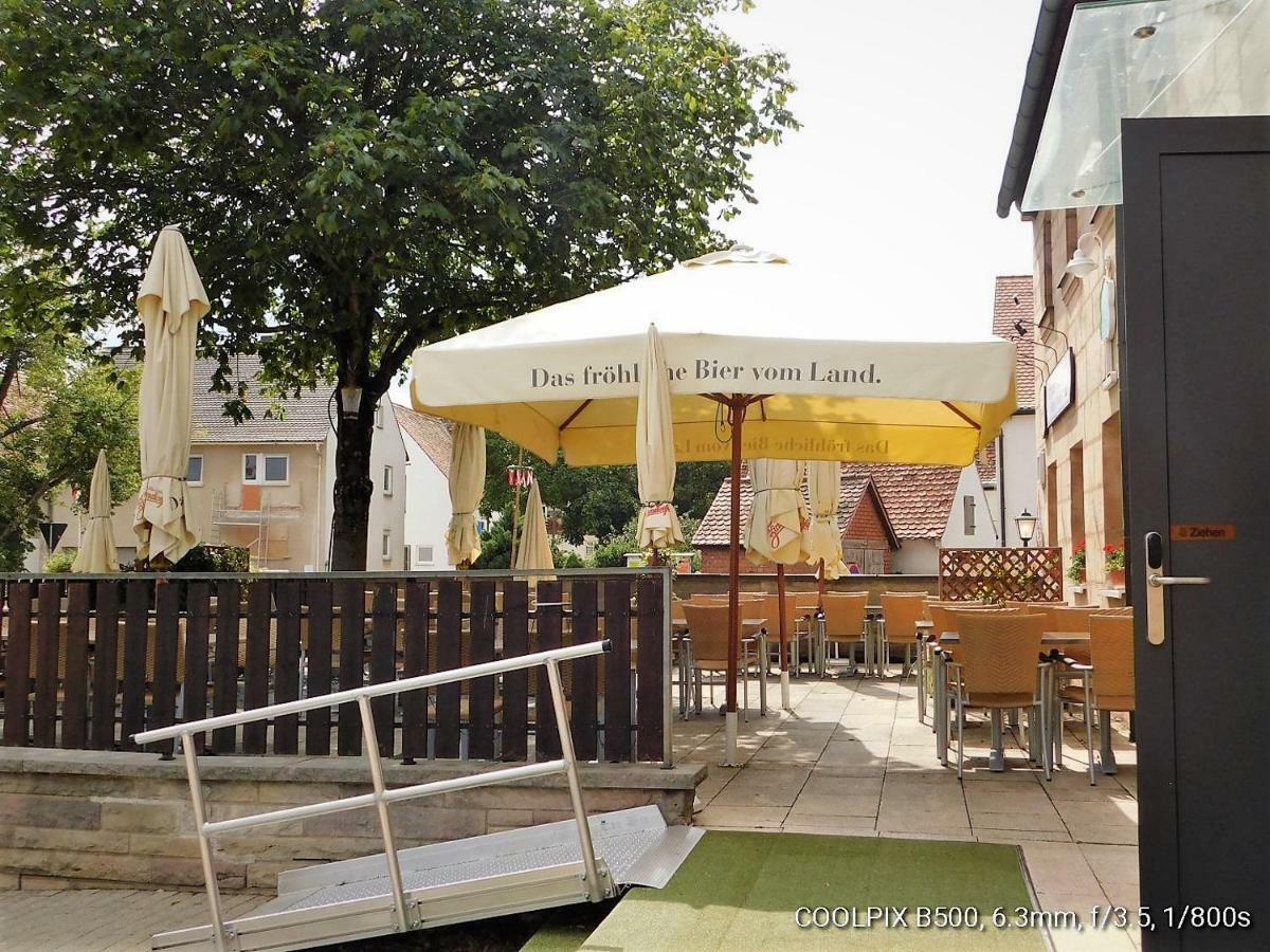 Gasthof Landhotel Gruener Baum Cadolzburg Exterior foto