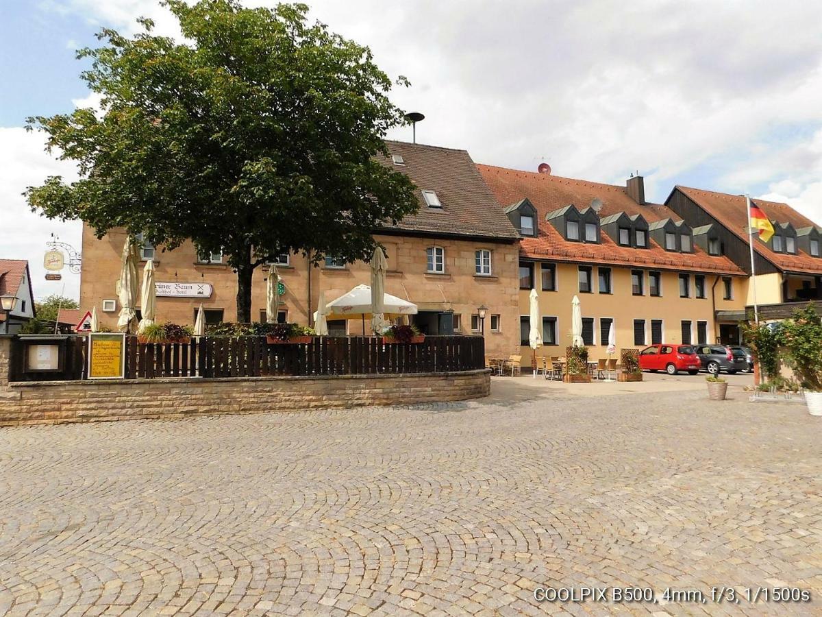 Gasthof Landhotel Gruener Baum Cadolzburg Exterior foto