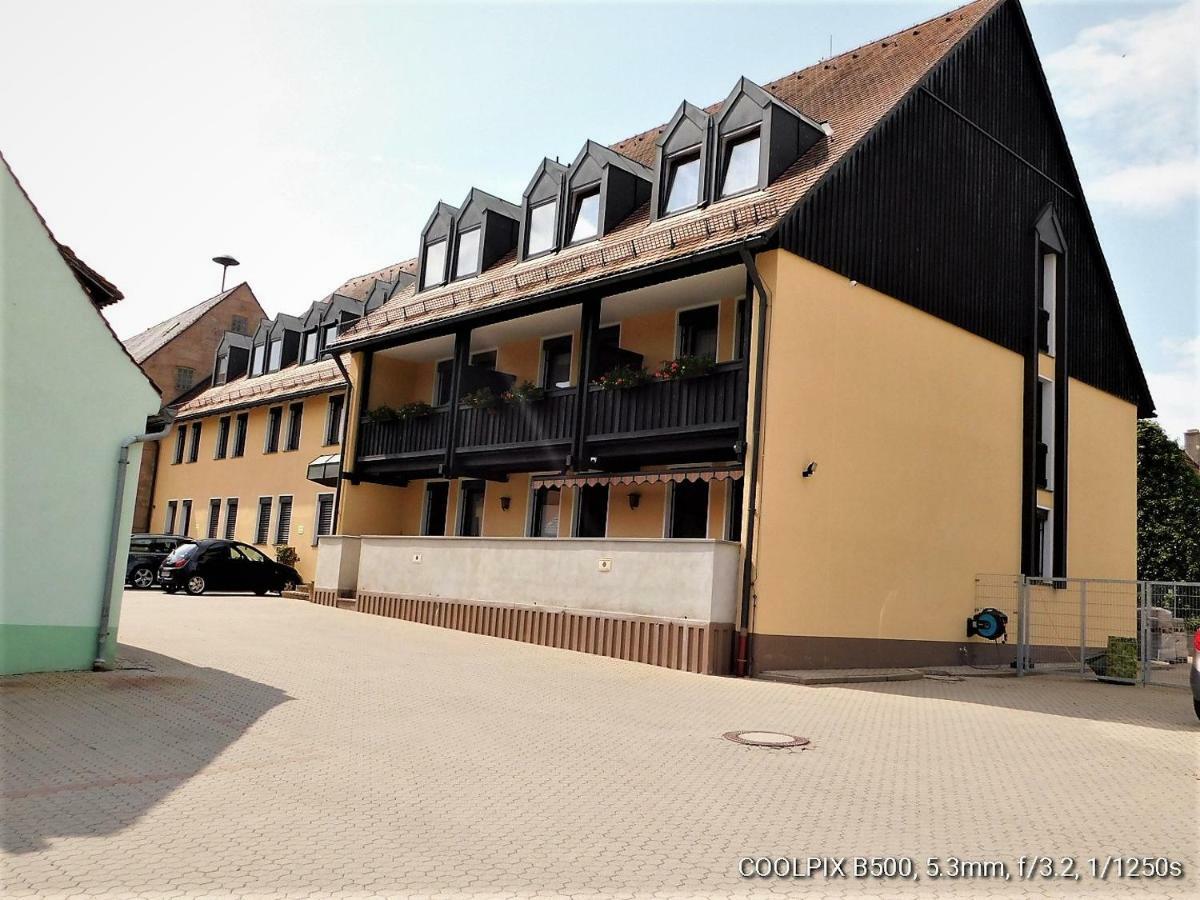 Gasthof Landhotel Gruener Baum Cadolzburg Exterior foto